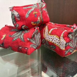 Laila red travel pouch set